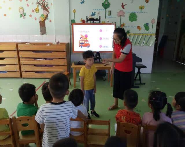 不亂吃東西——河東工業園區實驗幼兒園混齡一班食品安全教育活動