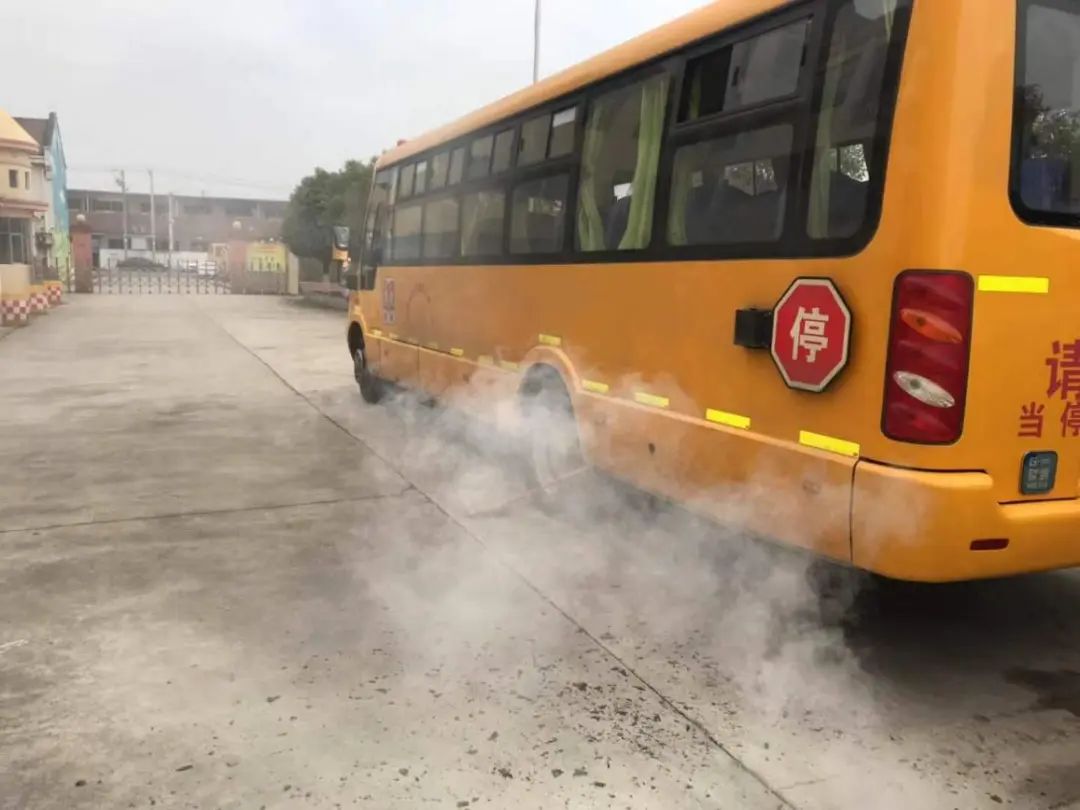 演練不松懈 安全伴童行——青陽實小旌陽分部校車著火逃生演練活動