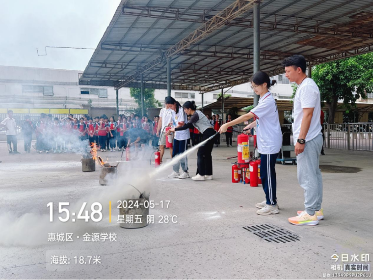 校車應(yīng)急演練 筑牢安全防線--惠州市惠城區(qū)金源學校2024年春季校車應(yīng)急逃生演練暨滅火器使用培訓活動