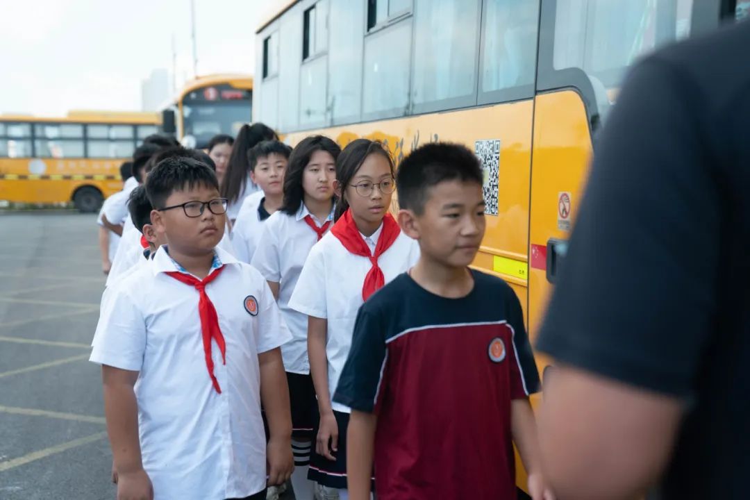 心系校車安全,筑牢平安防線 | 蘇外（港）成功舉行校車安全演練活動
