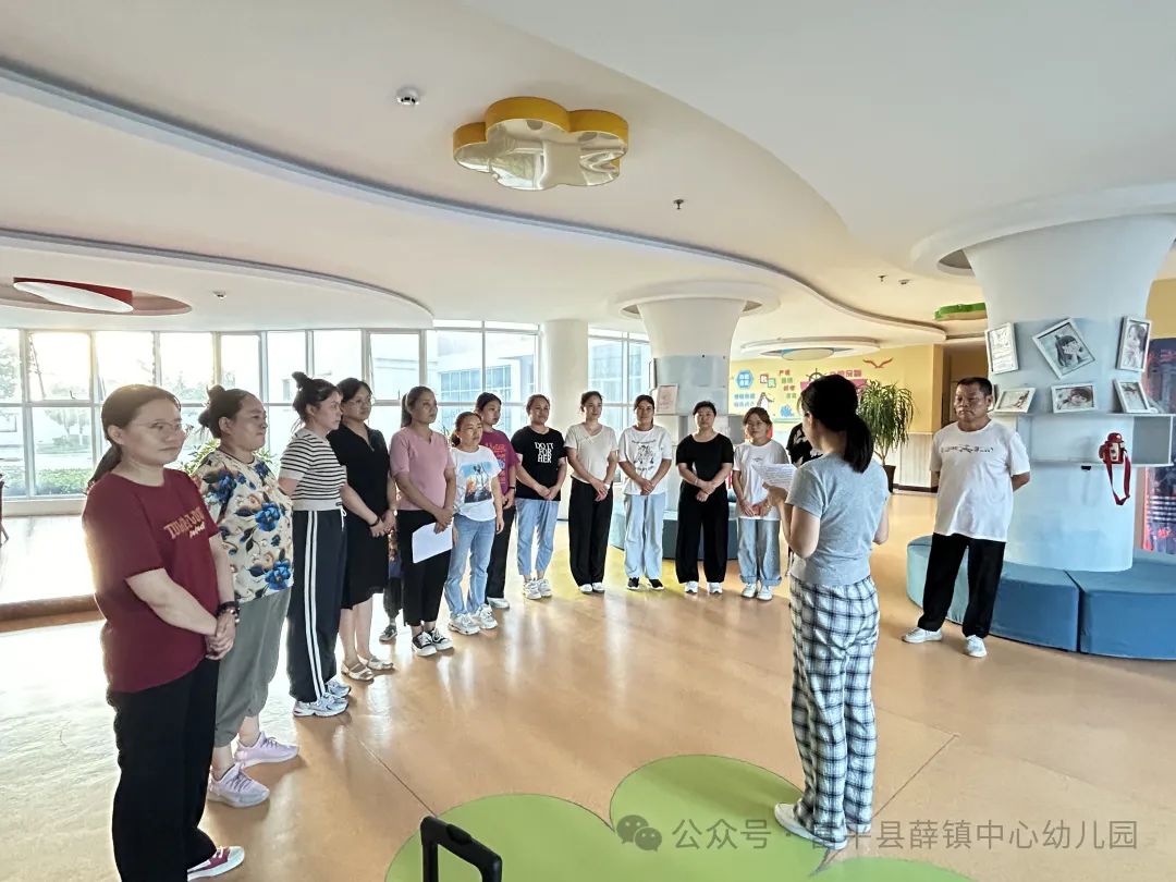 應急演練不松懈 校車安全伴我行——薛鎮中心幼兒園校車安全演練活動