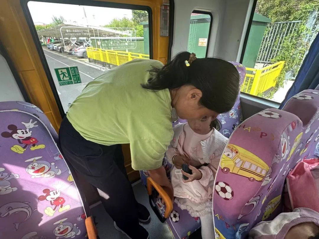 以練筑防 安全啟航 | 興化市陽山幼兒園校車安全應急疏散演練