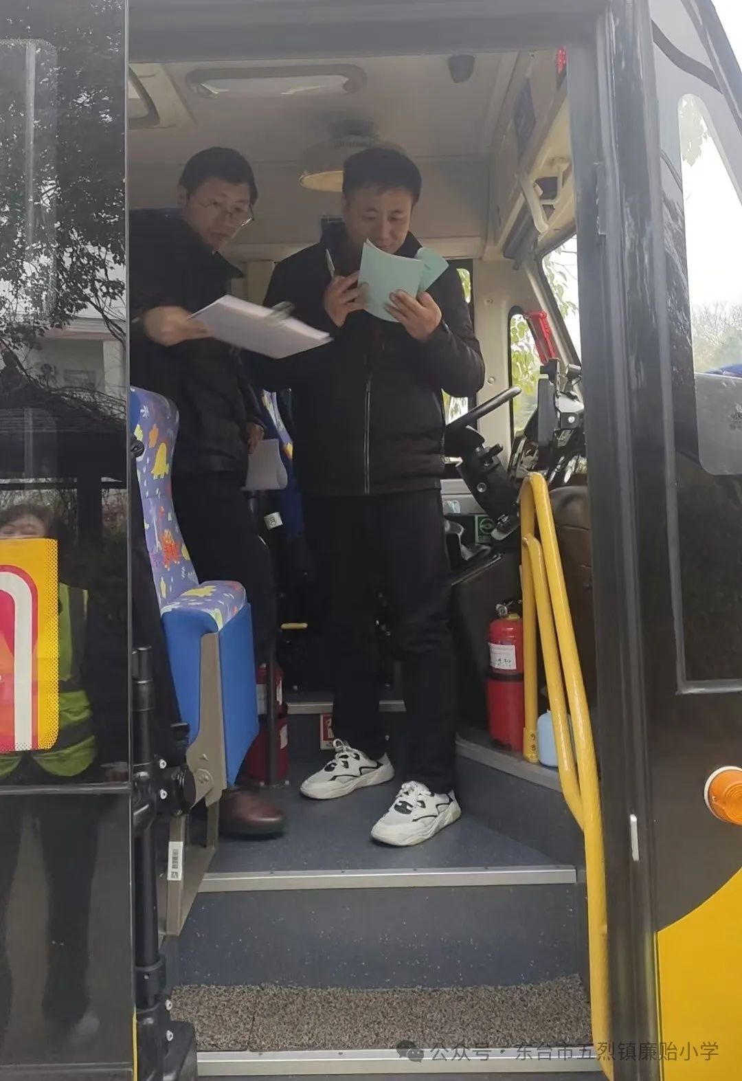 嚴把校車“安全關” 守護學生“安全路”