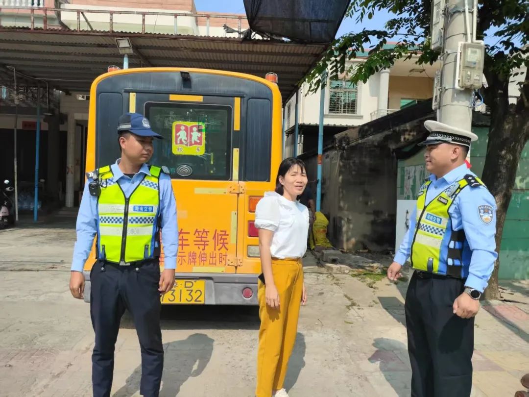 從源頭抓起!樂東公安交警走進多家幼兒園開展校車安全檢查和交通安全宣傳 微信圖片_202503281007461.jpg