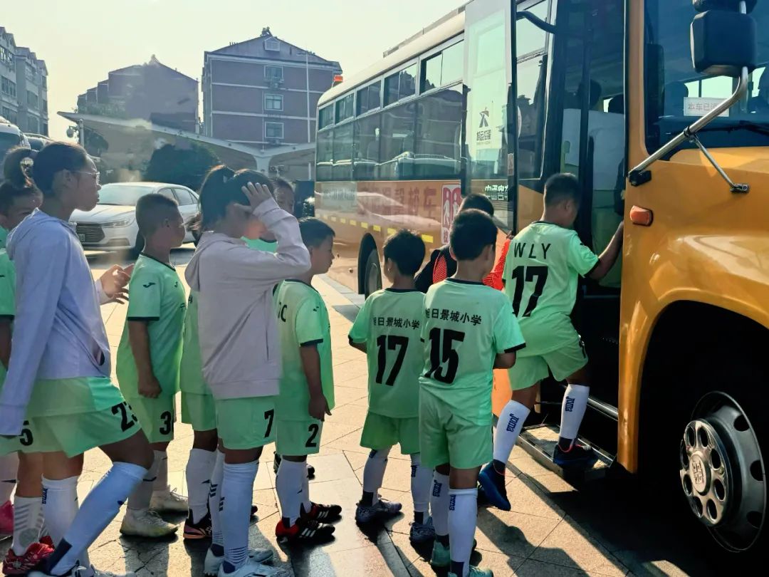 溫馨護(hù)航 逐夢(mèng)綠茵 | 溫馨校車全力做好第一屆“海洋星鯊杯”少兒足球邀請(qǐng)賽運(yùn)輸保障 溫馨護(hù)航 逐夢(mèng)綠茵 | 溫馨校車全力做好第一屆“海洋星鯊杯”少兒足球邀請(qǐng)賽運(yùn)輸保障