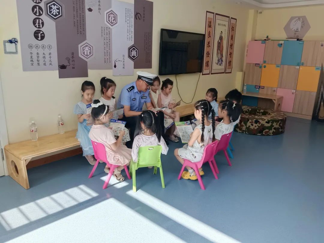 【志愿服務】安全“童”行,志愿護航!——我市多部門聯動開展校車安全應急演練,共筑平安上學路 圖片