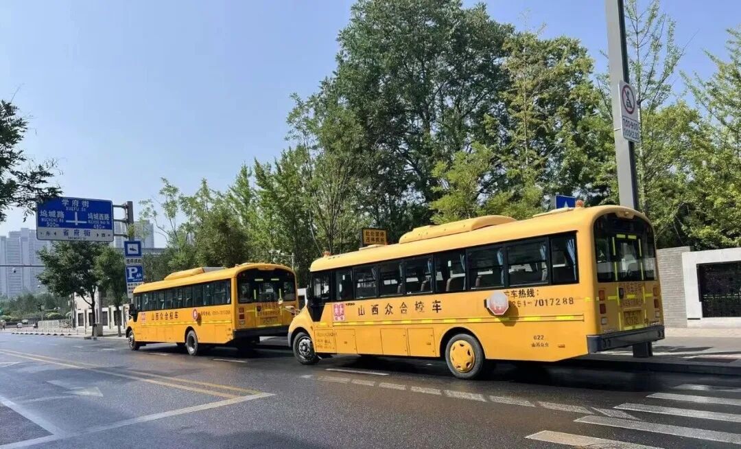 研究所安排專用校車 為職工子女上下學(xué)保駕護航