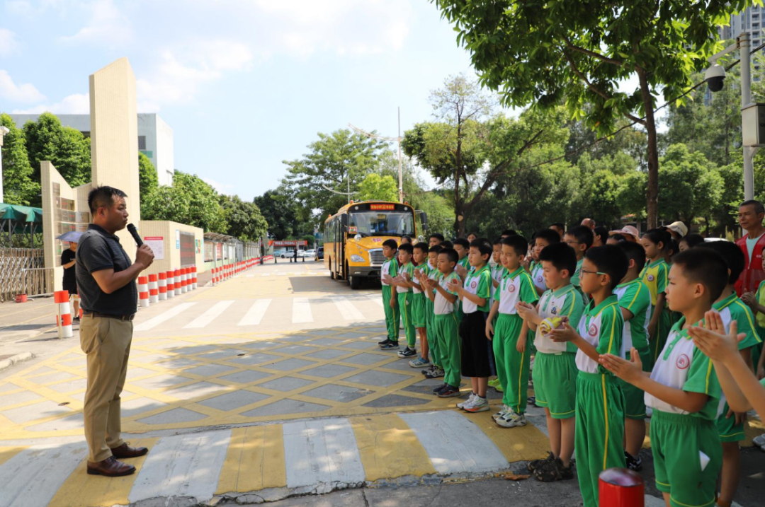 【安全教育】織密校車安全網(wǎng)，筑牢出行防護(hù)線——東怡小學(xué)開展校車安全教育系列活動