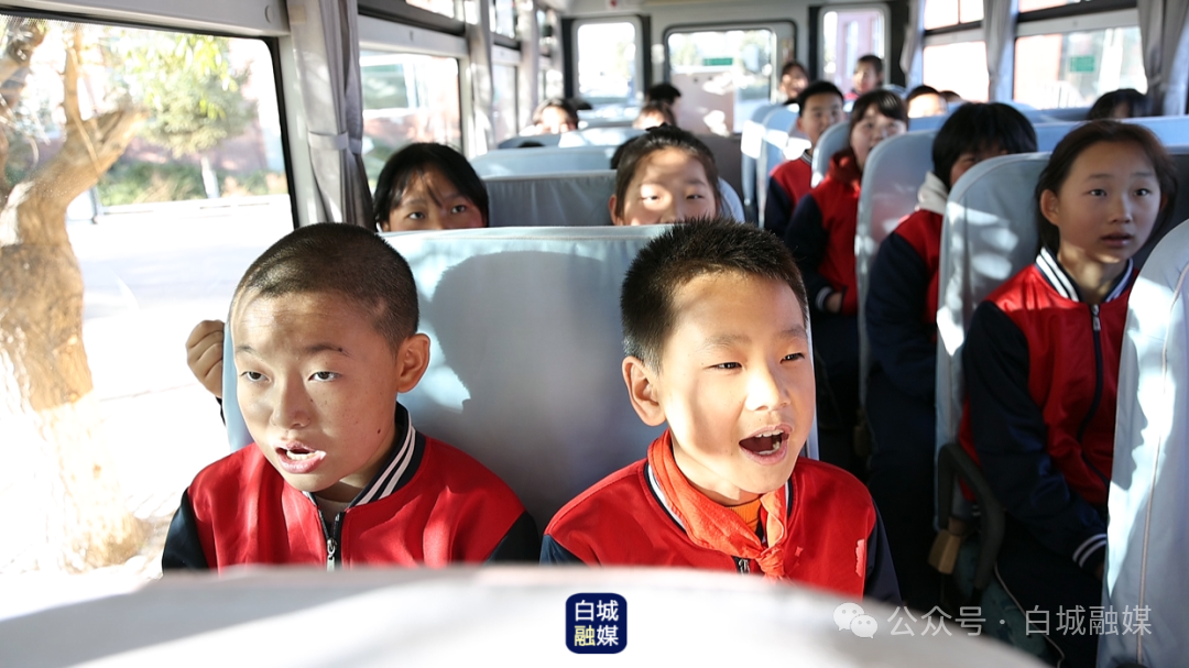 洮北區校車變身“移動紅色課堂” 洮北區校車變身“移動紅色課堂”