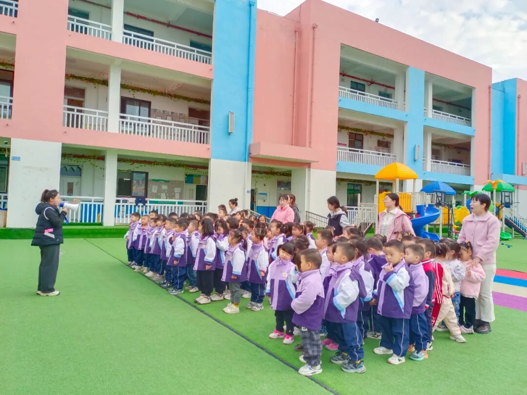 【安全教育】校車應急演練，筑牢安全防線——恒大樂迪幼兒園校車安全演練活動