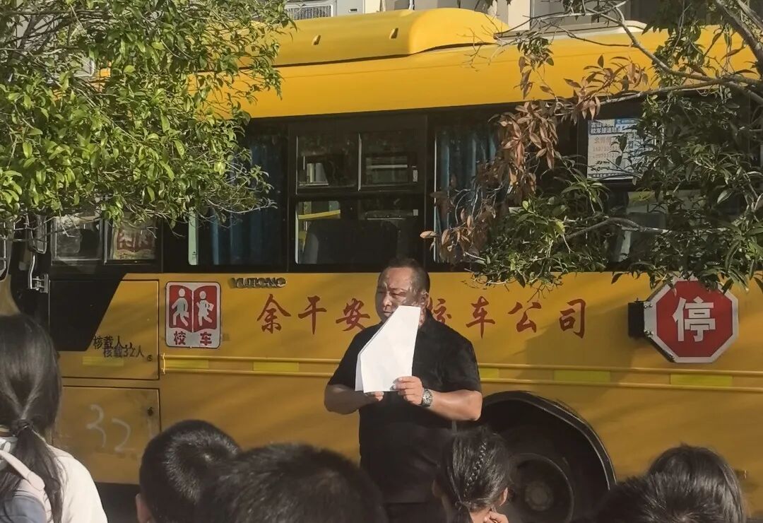 以練筑安全，守護上學路——古埠鎮(zhèn)中心小學開展校車安全應急演練
