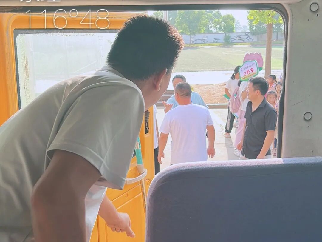 以練筑安全，守護上學路——古埠鎮(zhèn)中心小學開展校車安全應急演練