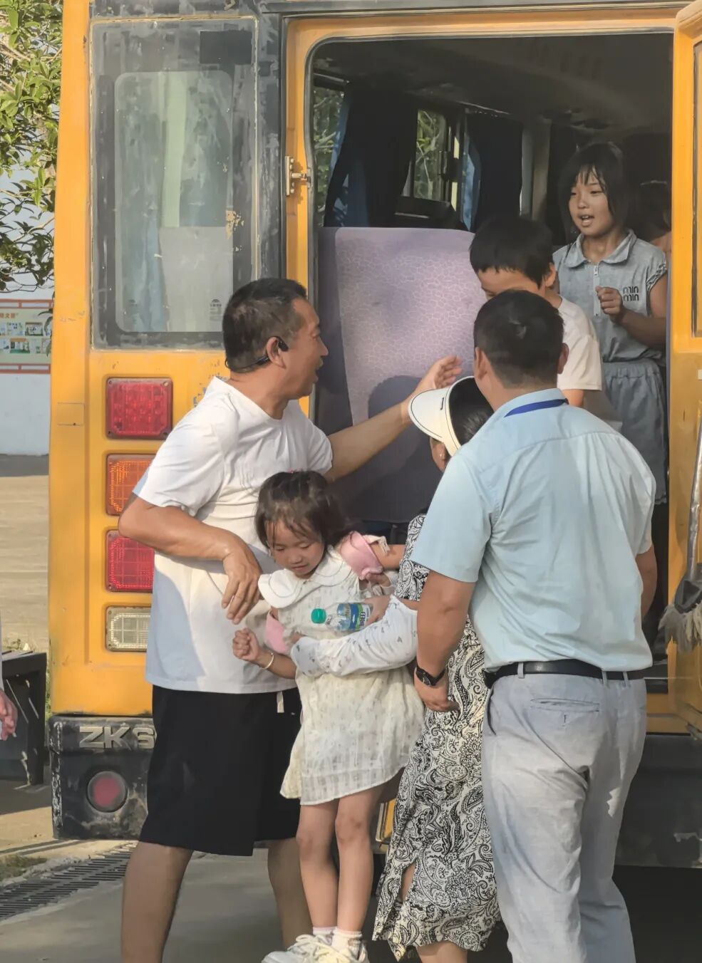 以練筑安全，守護上學路——古埠鎮(zhèn)中心小學開展校車安全應急演練