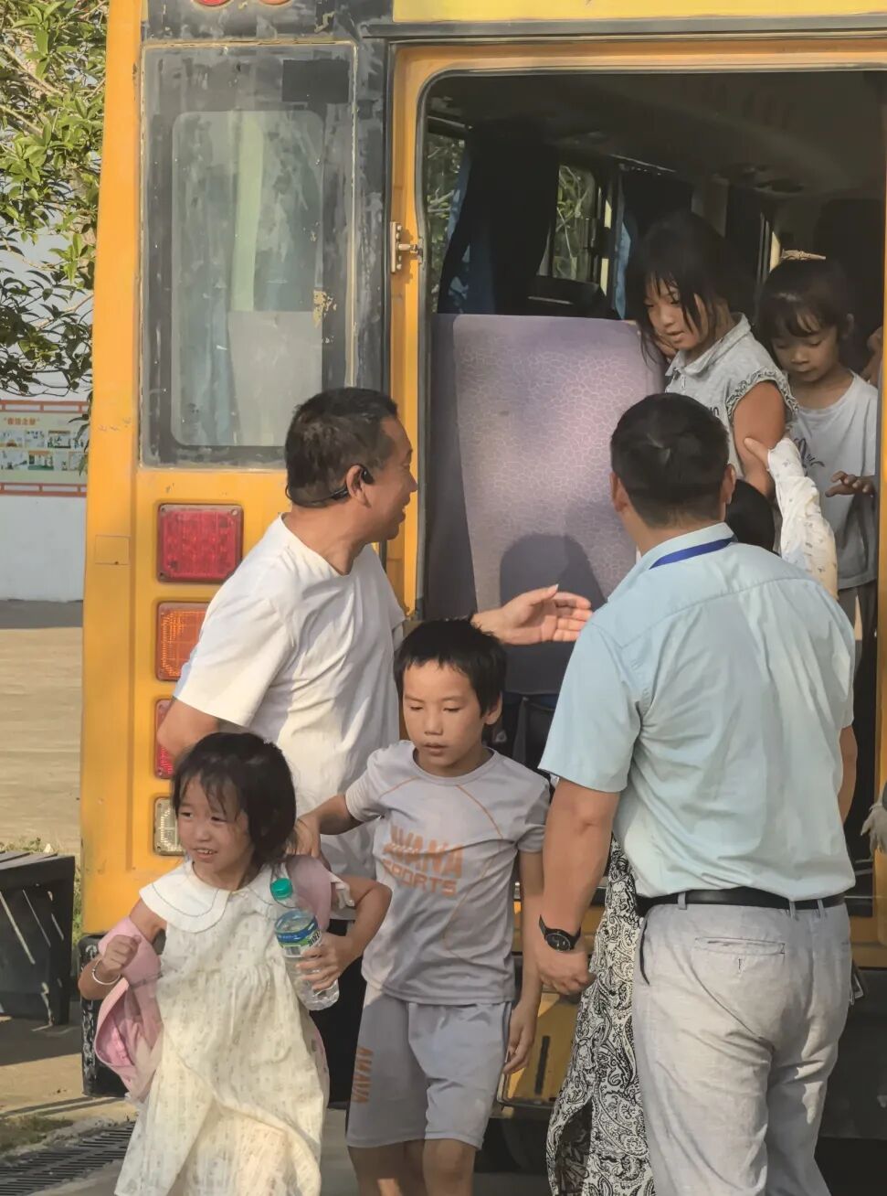 以練筑安全，守護上學路——古埠鎮(zhèn)中心小學開展校車安全應急演練