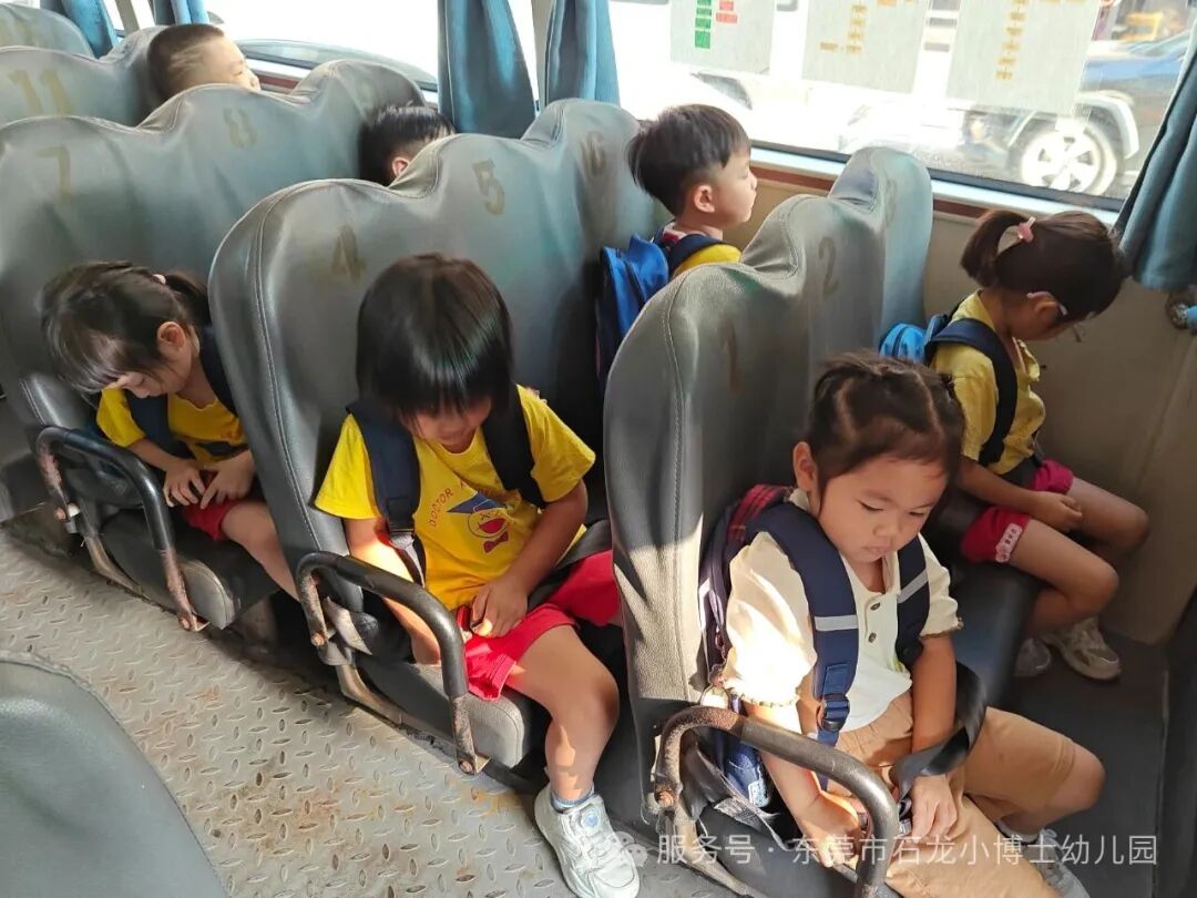 【校車演練】安全乘車，伴我同行——小博士幼兒園校車逃生安全演練活動(dòng)