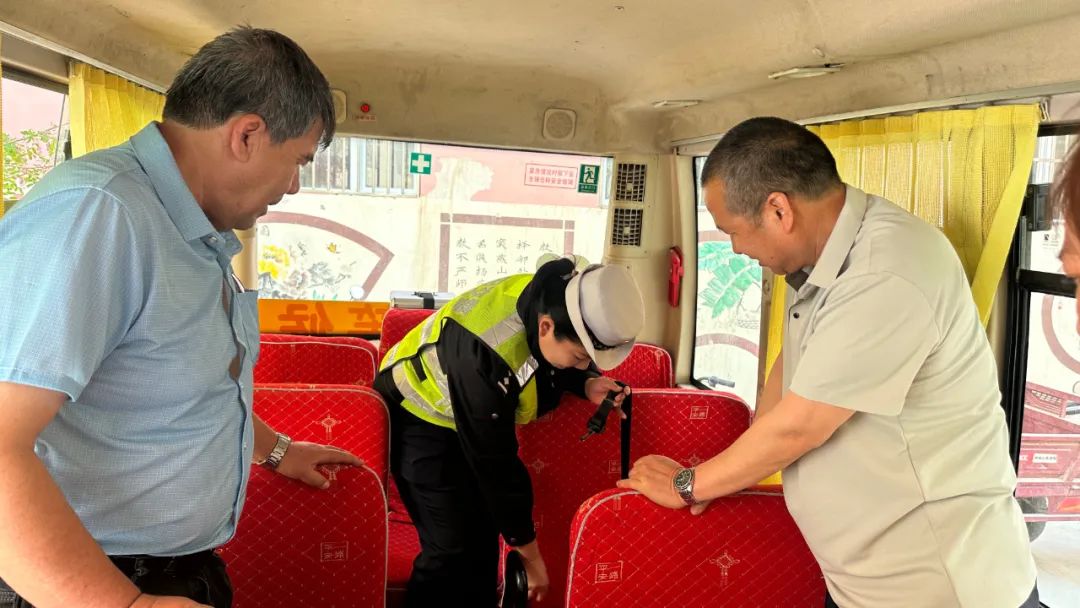 【文明交通攜手共創】校車安全“大檢查” 筑牢學生“安全路” 圖片