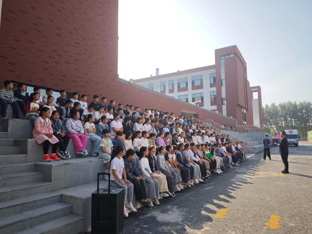 【朝氣沈北·陽照校園】筑牢安全防線！朝陽一校沈北分校校車安全演練守護學子出行路