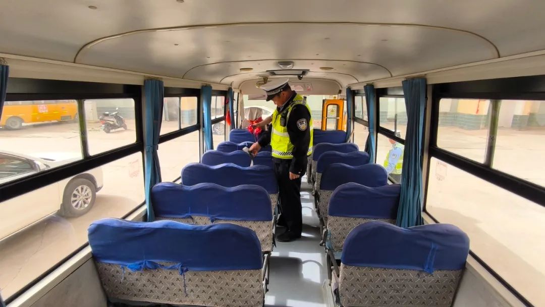 強化校車安全“大檢查”，擰緊校車出行“安全閥”