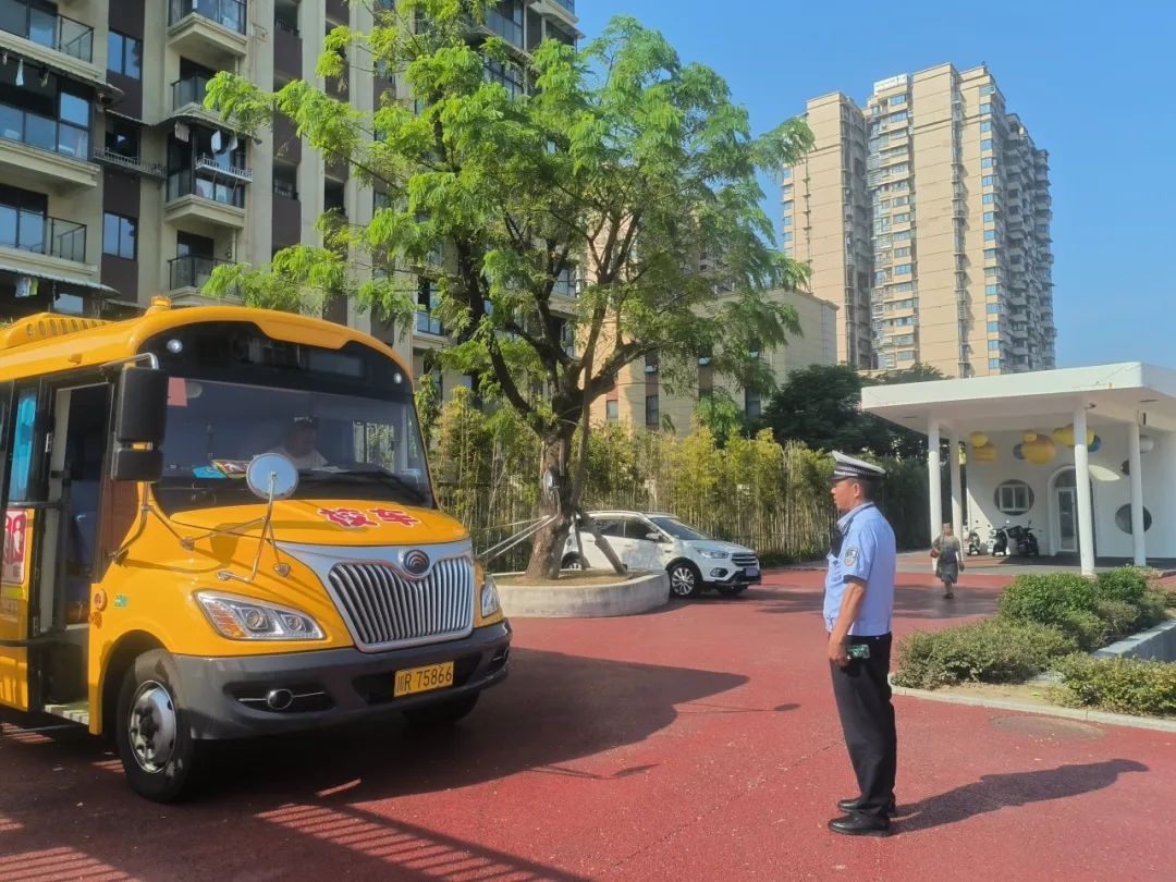 擰緊校車(chē)“安全閥” ，守護(hù)學(xué)生“平安路”