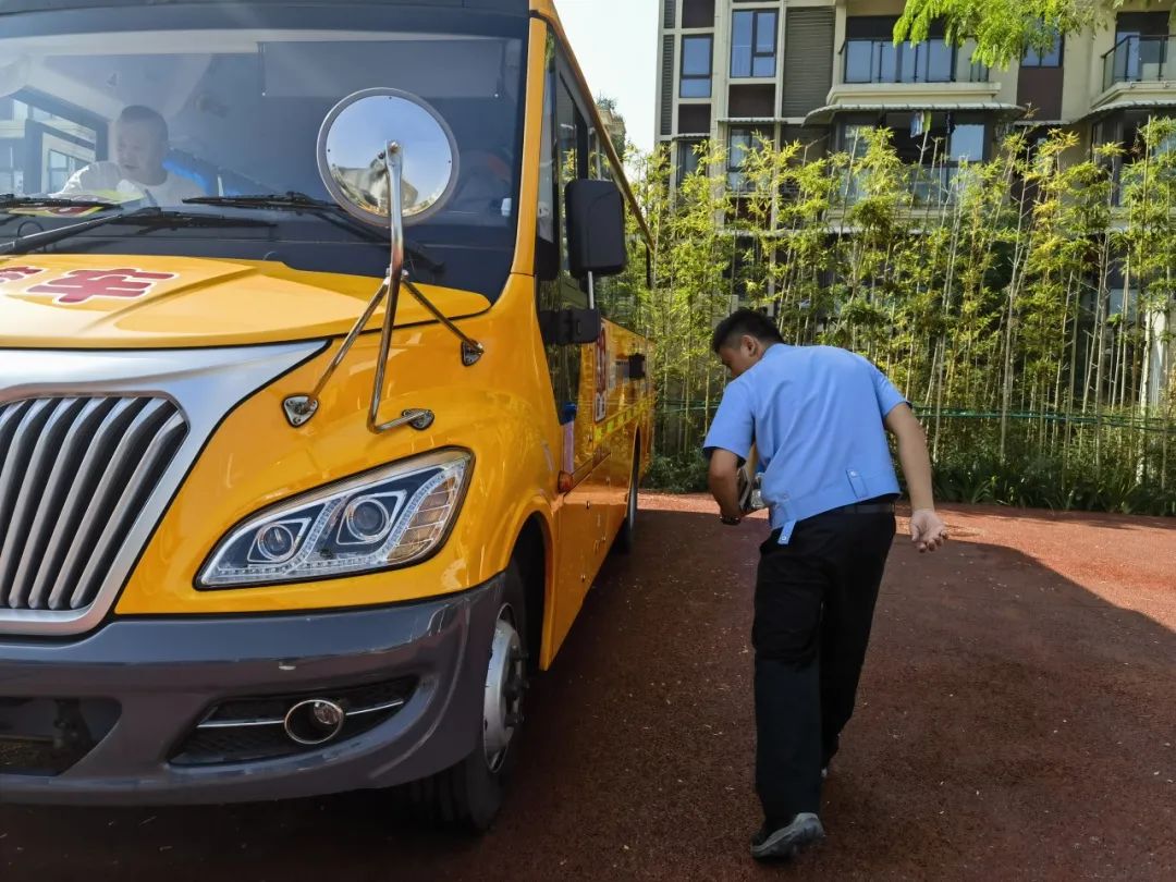 擰緊校車(chē)“安全閥” ，守護(hù)學(xué)生“平安路”