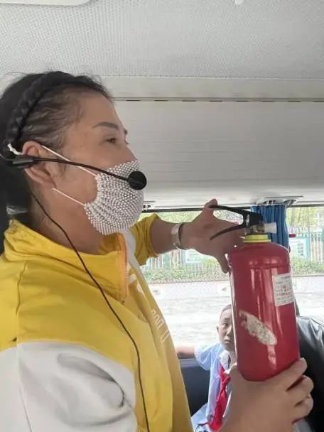 平安乘車 安全“童”行——白廟小學(xué)開展校車安全教育系列活動(dòng)