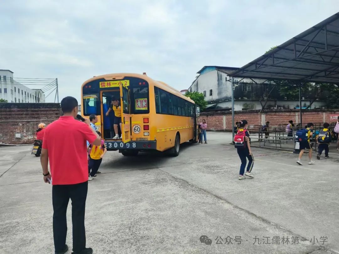 【陽光校園 活力一小】校車安全演練，為學生保駕護航