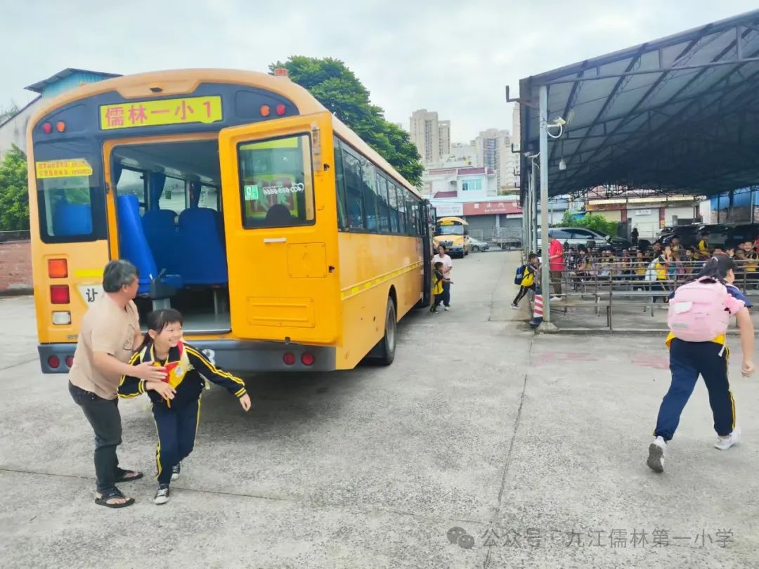 【陽光校園 活力一小】校車安全演練，為學生保駕護航