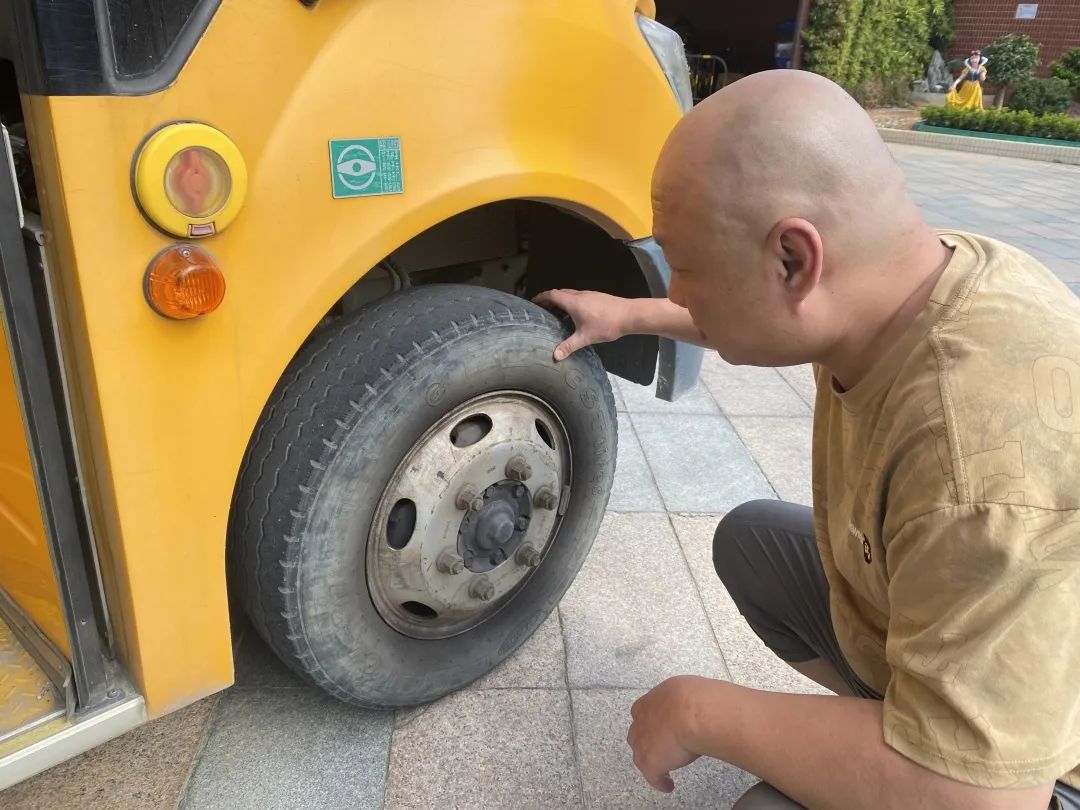 【校車安全】平安乘車，為愛護航——成田實驗幼兒園校車安全應急演練