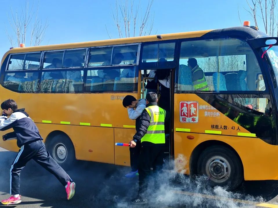 “體檢+練兵”雙管齊下丨淄川區開啟校車“全天候守護”模式