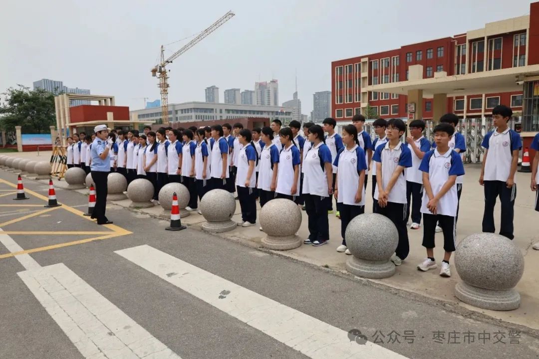 吹響“平安哨” 嚴把“安全關” 讓校車“跑”得更安全！