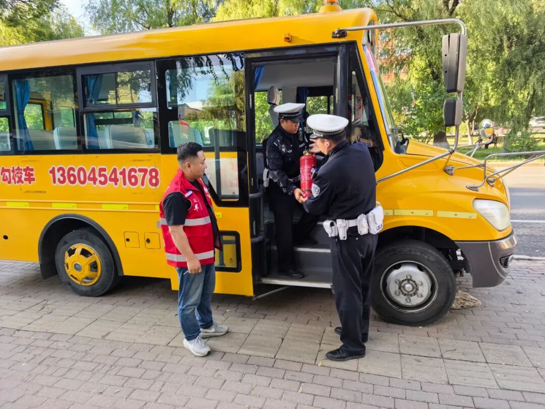 前進大隊深入轄區校車企業開展安全檢查和宣傳教育丨交通秩序整治