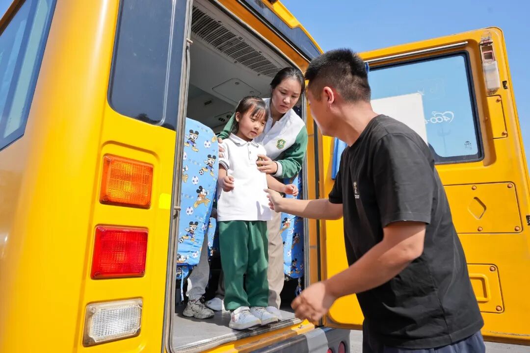 邯鄲冀南新區 | 開展幼兒園校車應急演練 筑牢校園安全防線 邯鄲冀南新區 | 開展幼兒園校車應急演練 筑牢校園安全防線
