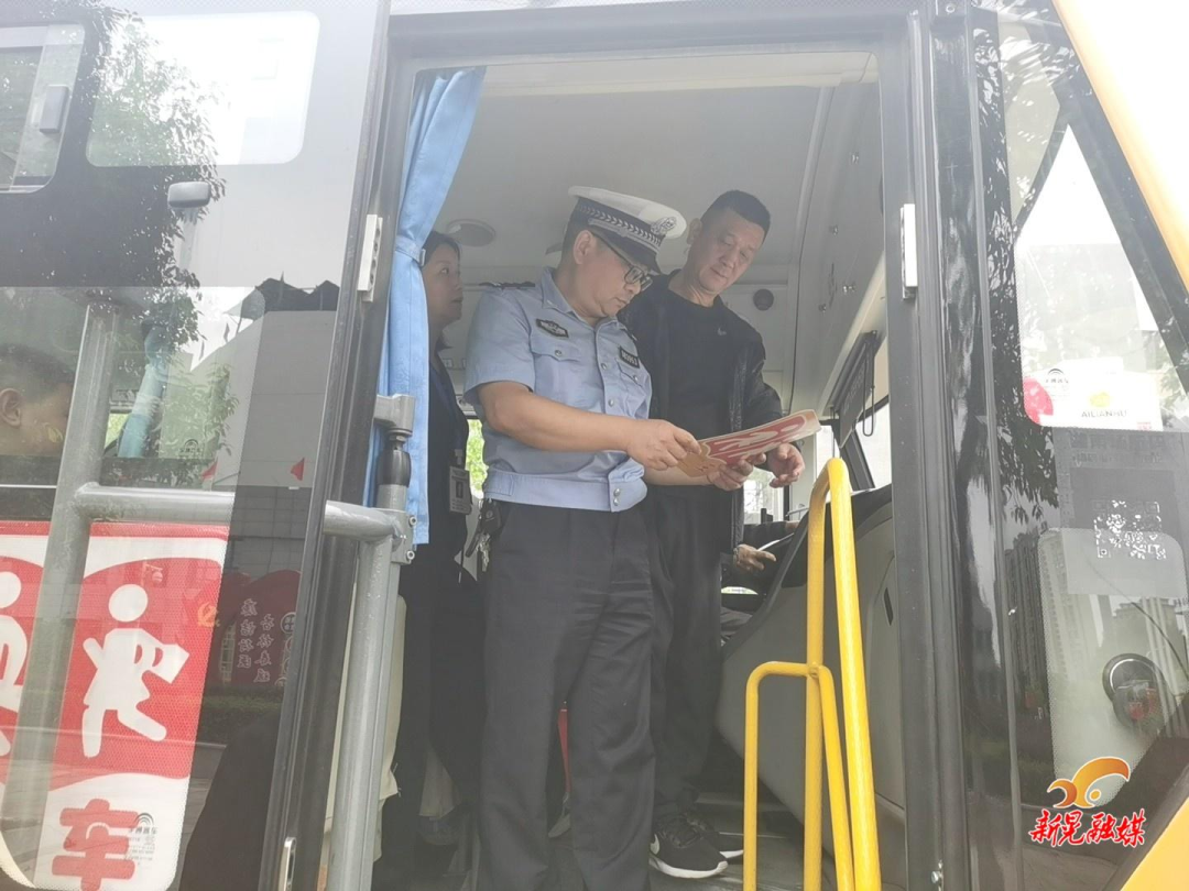 新晃交通管理中心開展校車安全大檢查