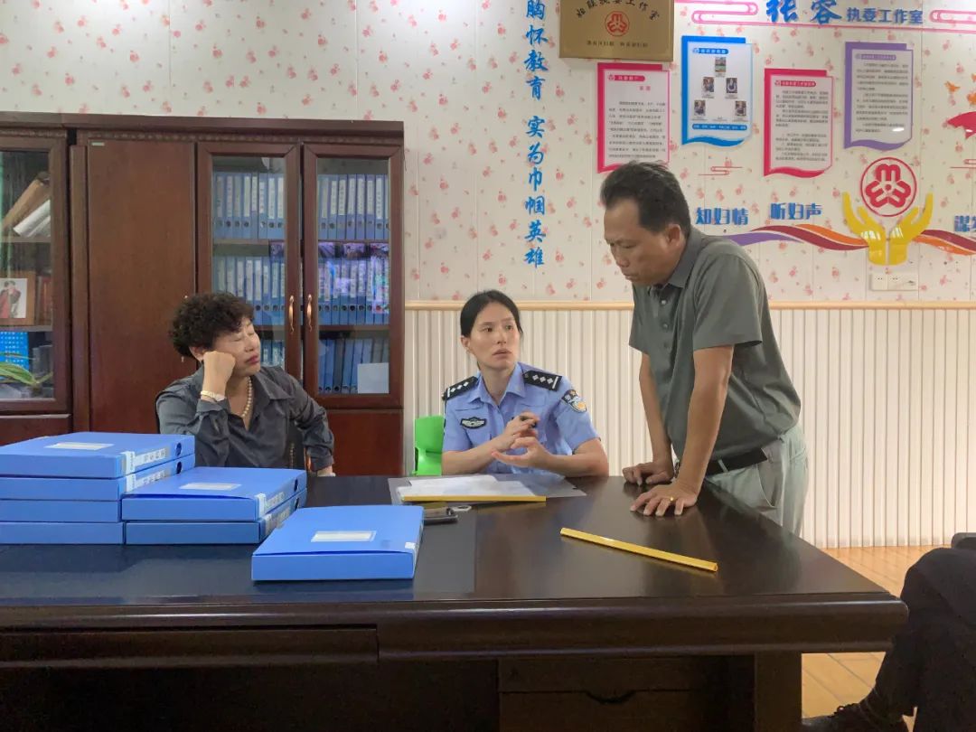 織密學生交通安全防護網，潮南交警加強校車安全檢查和校車司機安全宣傳教育