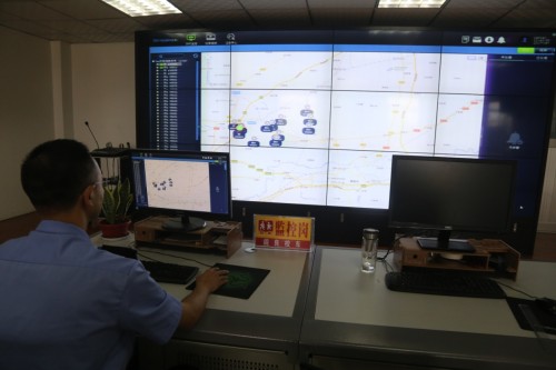 海格客車與閻良合力打造校車運(yùn)營(yíng)典范/ \